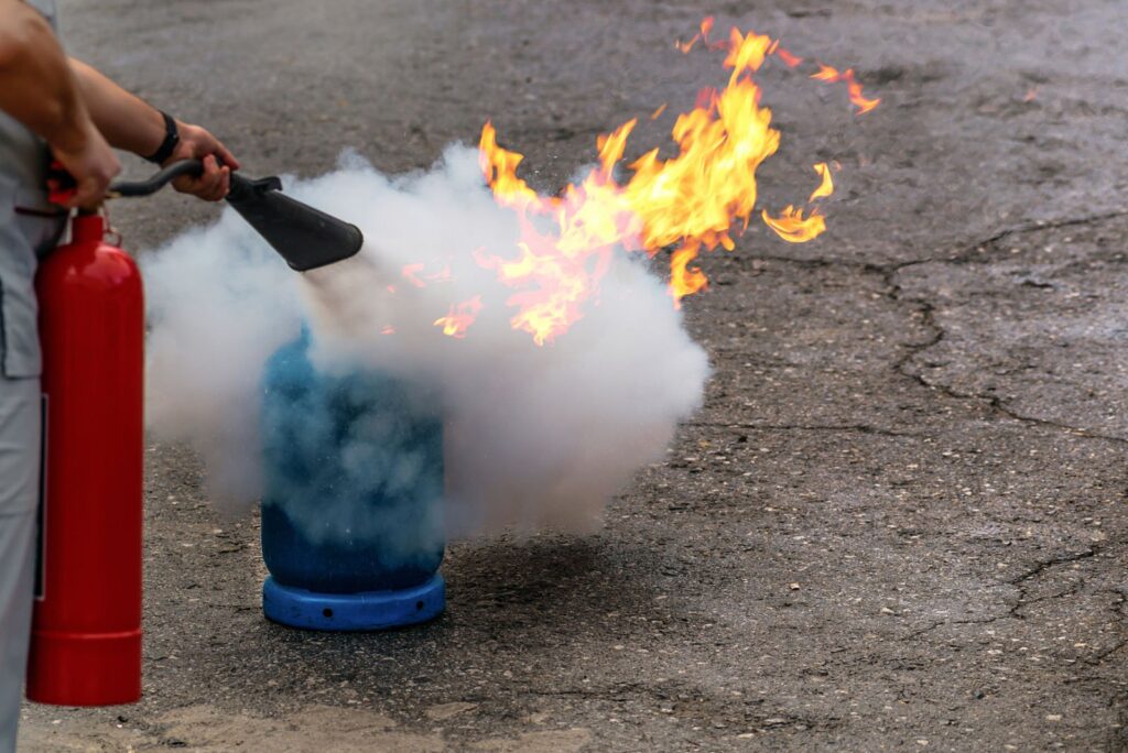 二氧化碳灭火.jpg
